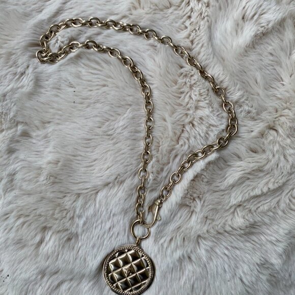 CHANEL Quilted CC Pendant Chain Necklace Light Gold - Picture 2 of 3